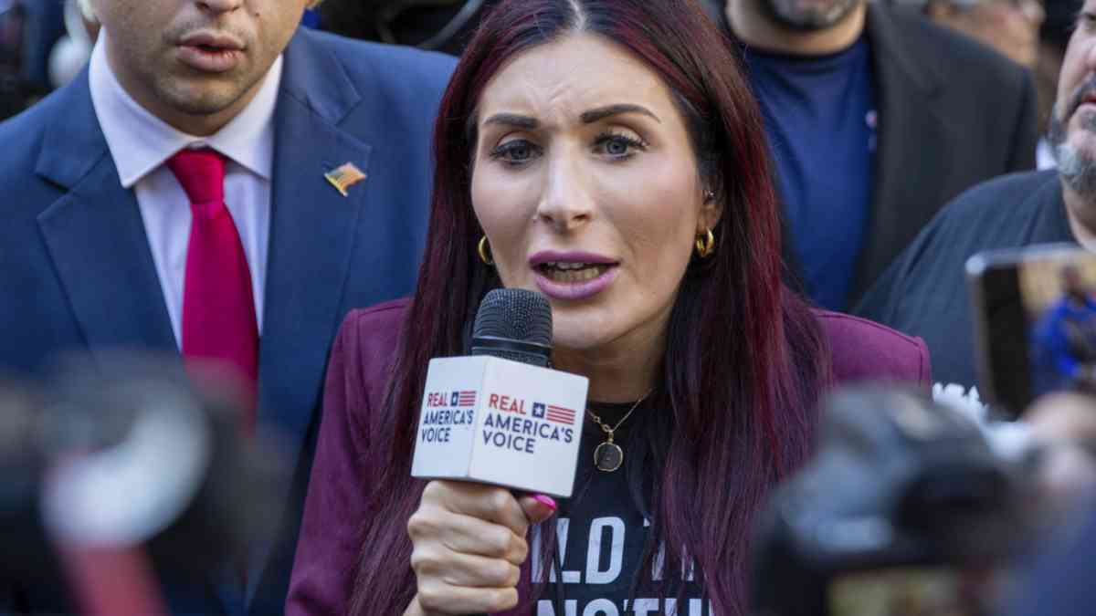 laura loomer