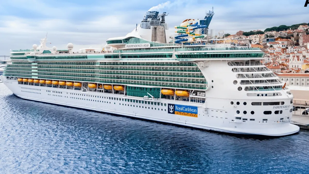 Royal Caribbean’s Explorer of the Seas Rocked by Massive Wave During Transatlantic Voyage